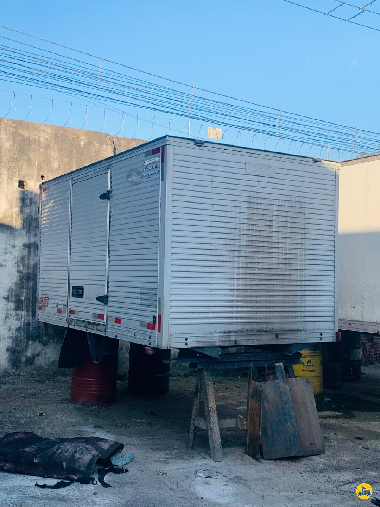 CARROCERIA SOBRE CHASSI  UTILITARIOS BAU FURGAO Mugen Caminhões GUARULHOS SÃO PAULO SP